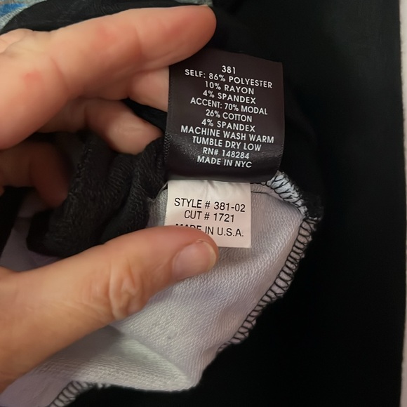 Terez Black Zip Up Hoodie Jacket with Graphic 80’s- 90’s Design. Size Medium - Picture 7 of 8